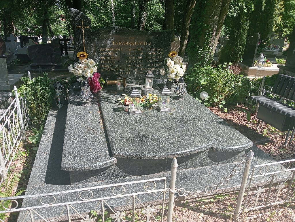 Grób Irena  Taraszkiewicz