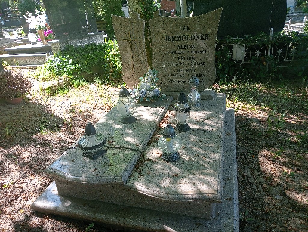Grób Helena  Jermolonek