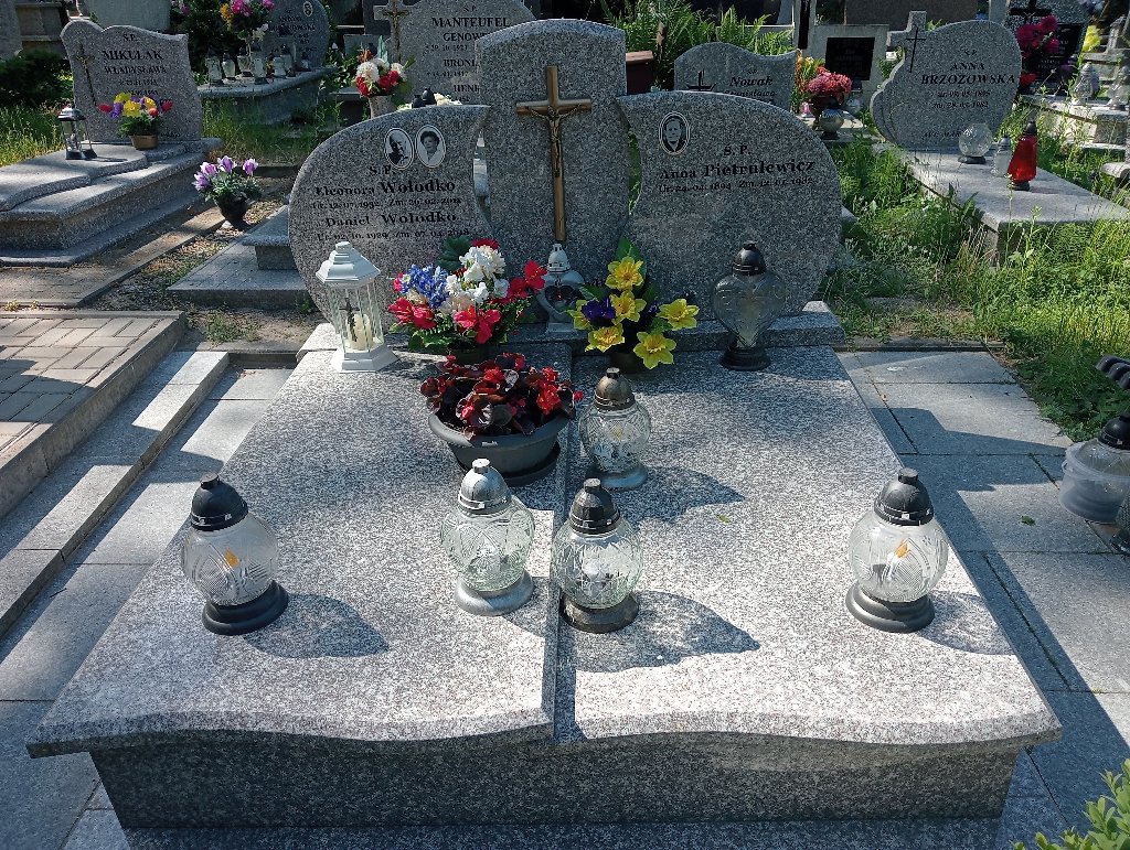 Grób Anna  Pietrulewicz