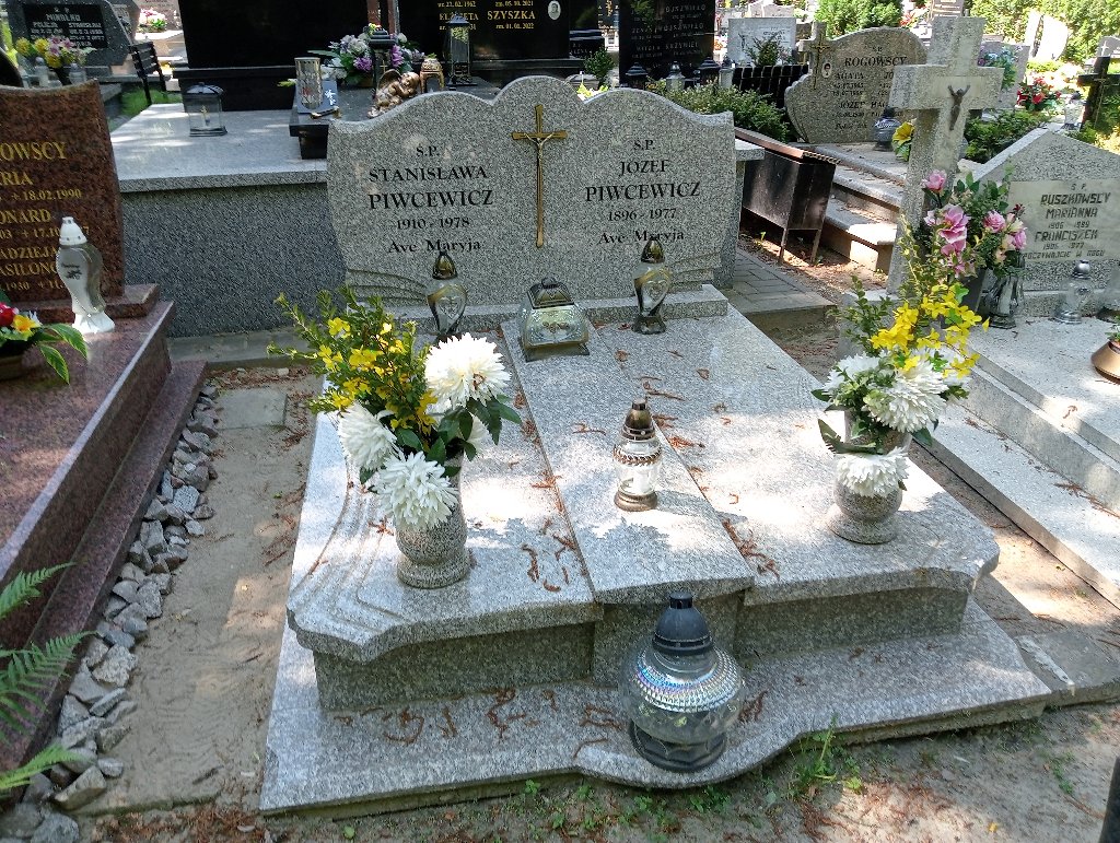 Grób Stanisława  Piwcewicz