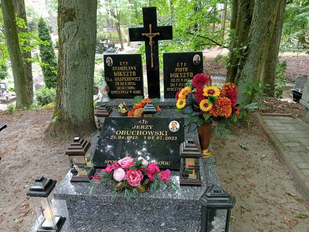 Grób Stanisława  Mikszto