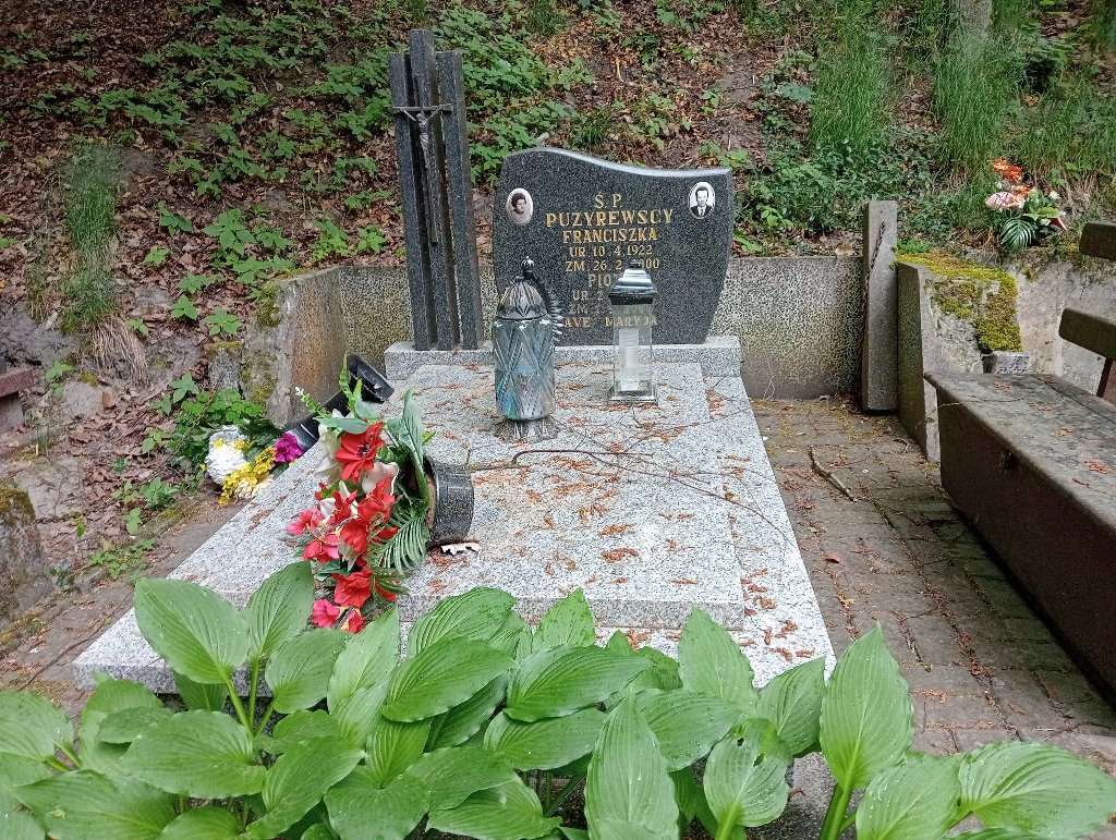 Grób Piotr  Puzyrewski