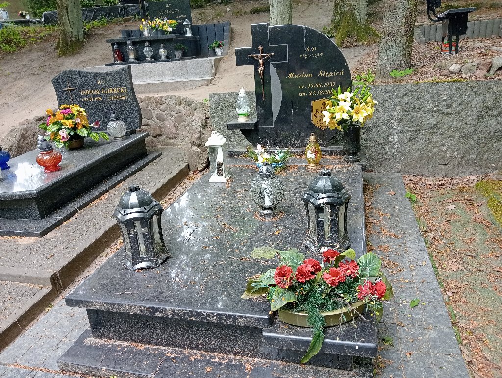 Grób Emilia Stępień