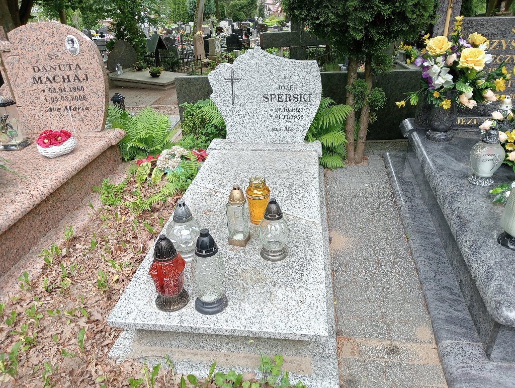 Grób Józef  Sperski