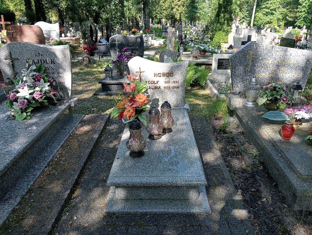 Grób Adolf  Nowoć