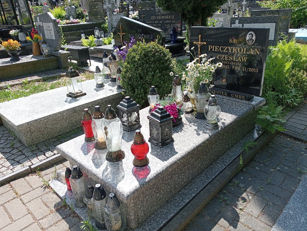 Grób Czesław  Pieczykolan