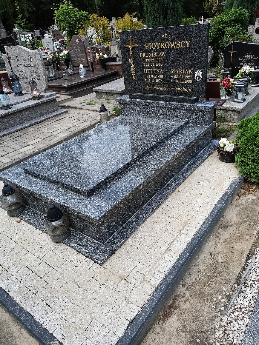 Grób Marian  Piotrowski