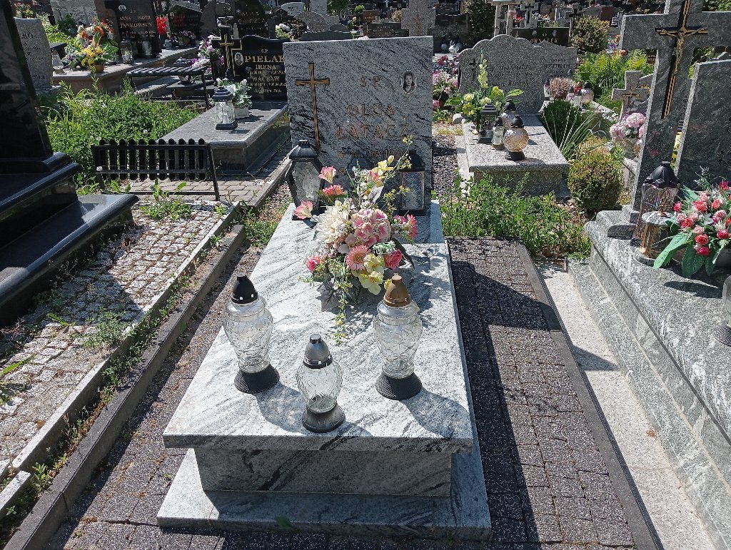 Grób Olga  Czaus (łatacz)