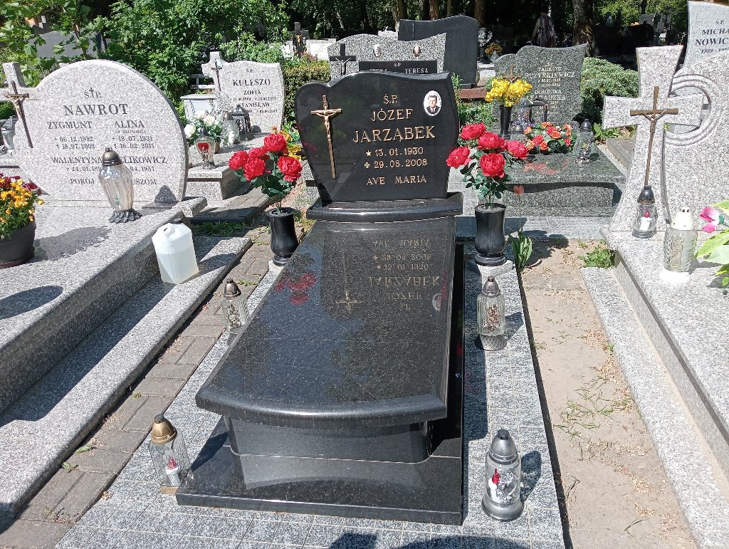 Grób Józef  Jarząbek