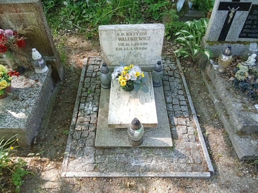 Grób Krzysio  Walukiewicz