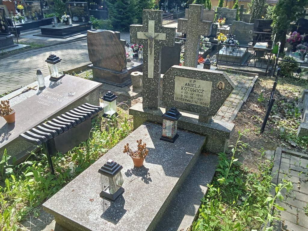 Grób Aniela  Kotowicz