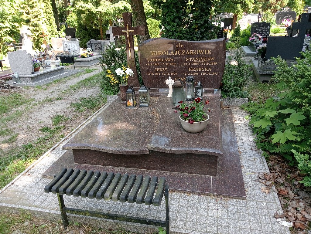 Grób Jarosława  Mikołajczak