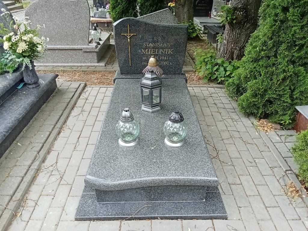 Grób Stanisław  Mielnik